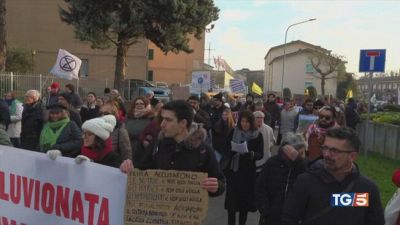 Alluvionati in piazza "Servono risposte ora"