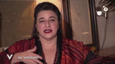 Esra Dermancioglu da "Verissimo"