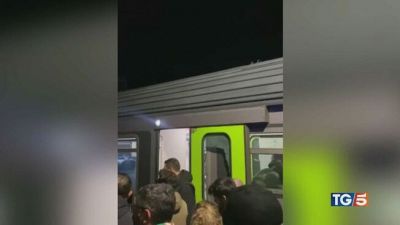 Follia Ultras, treno assaltato a Udine