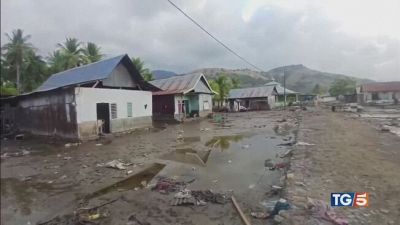 Terremoto in Indonesia la terra trema ancora