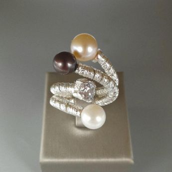 Anello Handmade Unico in argento 925 perle coltivate, cubik zircone