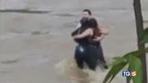 "Lasciati 40 minuti in balia del fiume"