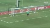 Il momento dell'infortunio di Svilar in allenamento il 2 ottobre