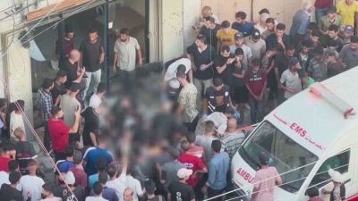 Spari d'Israele durante la distribuzione di acqua a Gaza