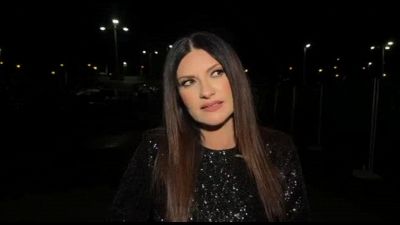 Laura Pausini duetta con Shakira a sorpresa sul palco di Madrid
