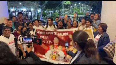 I cattolici peruviani celebrano l'elezione di Papa Leone XIV