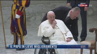 Breaking News delle 21.30 | Il Papa in lieve miglioramento