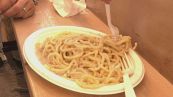 "Burro, panna, parmigiano", BBC scivola sulla Cacio e pepe