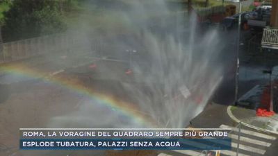 Roma, la voragine del Quadraro sempre più grande