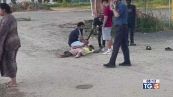 Drogato e ubriaco aggredisce 2 bimbi