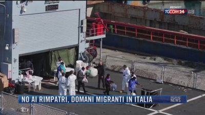 Breaking News delle 21.30 | No ai rimpatri, domani migranti in Italia