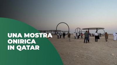 Opere d'arte in mezzo al deserto, una mostra onirica in Qatar