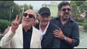 Venezia, arriva il cast di "Dio ride", Favino tra selfie e foto