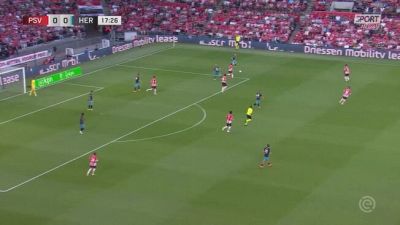 Il PSV ringrazia, batte 4-1 l'Heracles e completa il sorpasso sull'Ajax