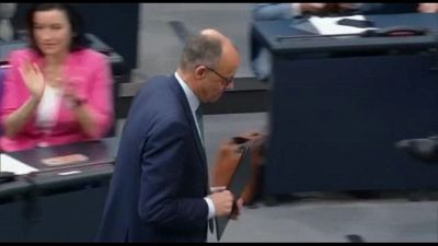 Scholz vs Merz, al Bundestag ultimo acceso dibattito prima del voto