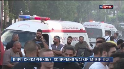 Breaking News delle 21.30 | Dopo cercapersone, scoppiano walkie talkie