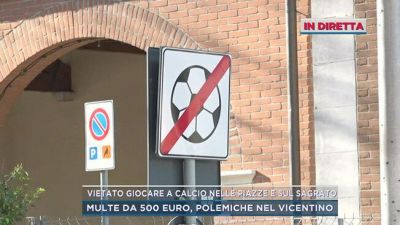Vietato giocare a calcio nelle piazze e sul sagrato