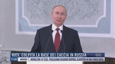 Breaking News delle 17.00 | Kiev, colpita la base dei caccia in Russia