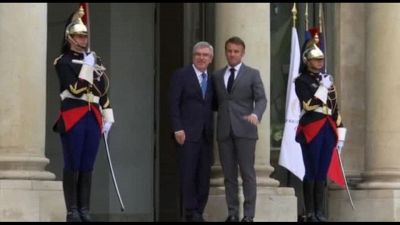 Parigi, Macron incontra il capo del Comitato Olimpico Thomas Bach