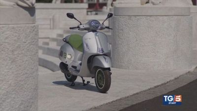 La Vespa festeggia 80 anni di storia