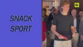 Grandi campioni, ma piccoli campi: Sinner vs Makkara a ping pong
