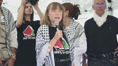 Non bastavano i raid, la carestia, la violenza, a gaza ora arriva Greta