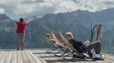 Mare o montagna, la vacanza si accorcia