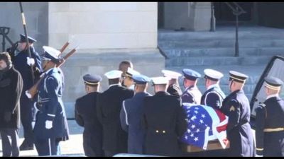 La bara di Jimmy Carter arriva in cattedrale per i funerali
