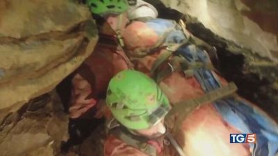 Bloccata nella grotta, domani forse l'uscita