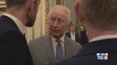 Ansia per Re Carlo annullati appuntamenti