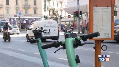 Le prime maximulte per cellulari e monopattini