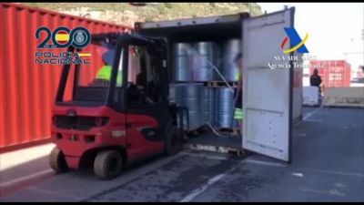 Barcellona, sequestrati al porto 13.000 chili di sostanze chimiche