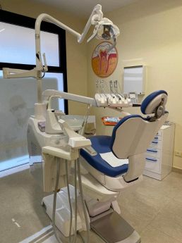 iris Compagnia Odontoiatrica Chirurgia dentale Pontedera