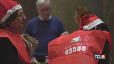 Pranzo per i bisognosi Natale di solidarietà