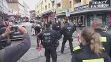 Amburgo, uomo aggredisce polizia con ascia e molotov