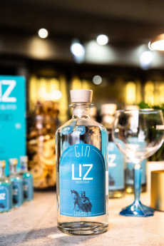 Liz Coffee & later gin