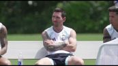 L'Argentina si prepara per la finale, Messi rilassato a bordo campo