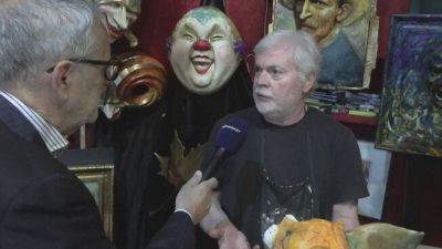 Dalle gondole ai cappellini al finto vetro di Murano, l'altolà a Venezia