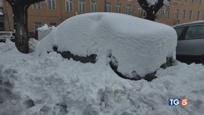 Bufere di neve e allerta fiumi