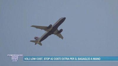 Voli low cost, stop ai costi extra per bagaglio a mano
