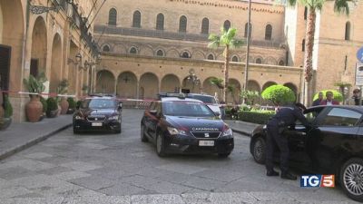 Caccia ai complici "Violenza evitabile"