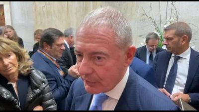 Stellantis, Urso: oggi convoco tavolo, gruppo deve investire