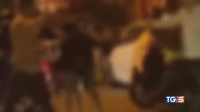 Aggredito dal branco arrestati sei giovani
