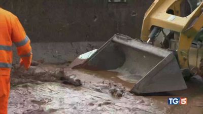 Nubifragio su Ischia resta allerta al nord