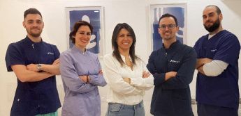 Da sinistra: Dr. Andrea (chirurgo orale) - Dr. Gisella (ortodonzia per adulti e bambini) - Dr. Lidia Corbo (titolare) - Dr. Ivano (implantologo) - Dr. Giorgio (odontoiatra per bambini)