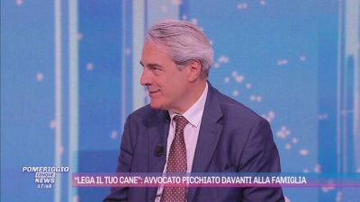 "Lega il tuo cane": avvocato picchiato davanti alla famiglia