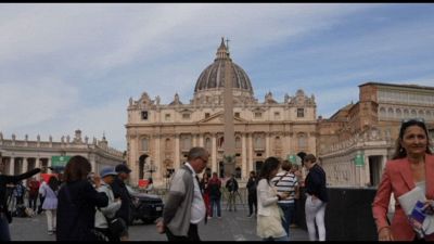 Papa Leone XIV, turisti a San Pietro: ha una grande visione del mondo