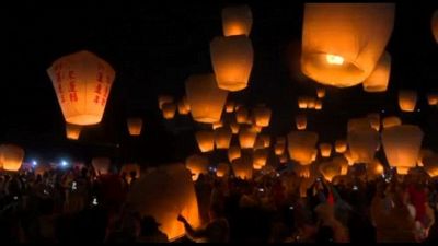 Taiwan, la magia dello Sky Lantern Festival nonostante la pioggia
