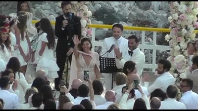 Capri, nozze in riva al mare per Claudia Ruffo di "Un Posto al Sole"