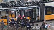Tram deraglia a Milano due morti e 49 feriti